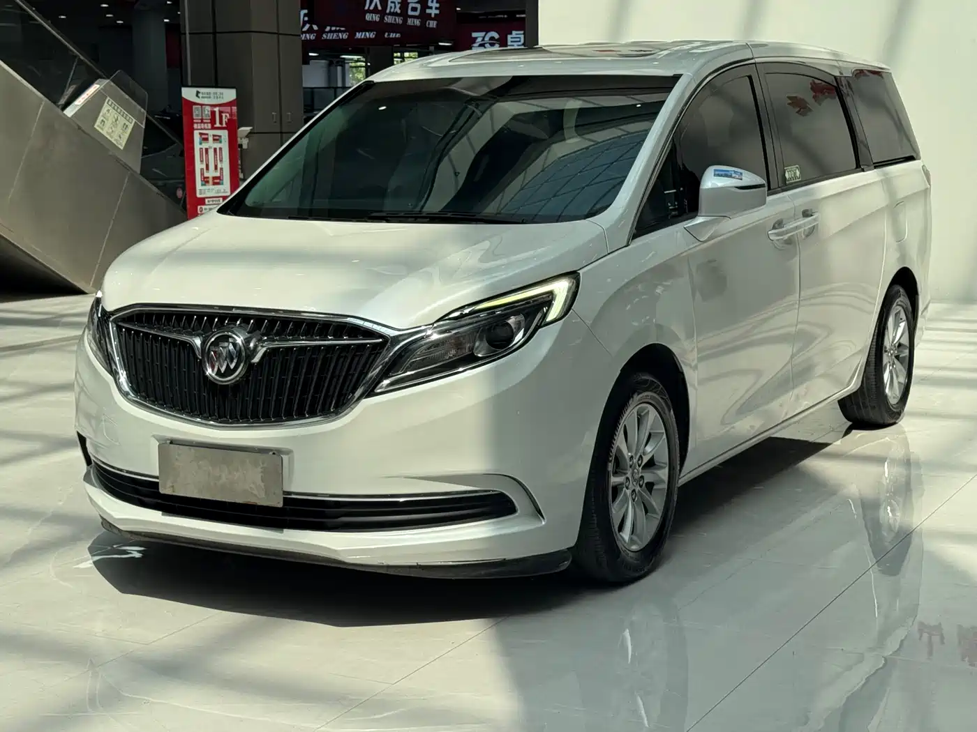 Buick GL8 2018 ES 28T Comfort Type China VI фото 2