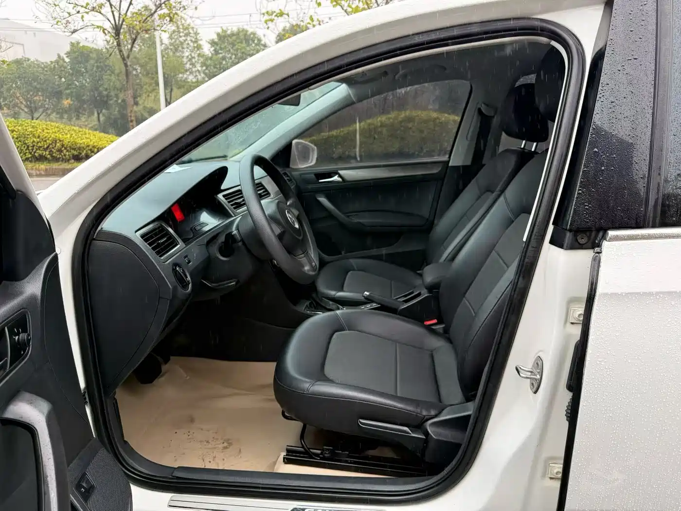 Volkswagen Santana 2015 1.6L Automatic Comfort Edition фото 7