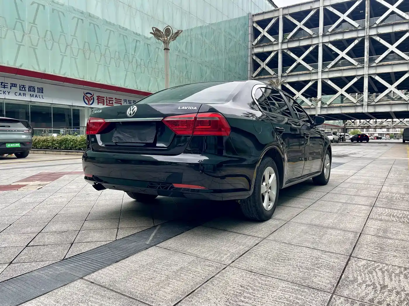 Volkswagen Lavida 2015 1.6L Automatic Trend Edition фото 8