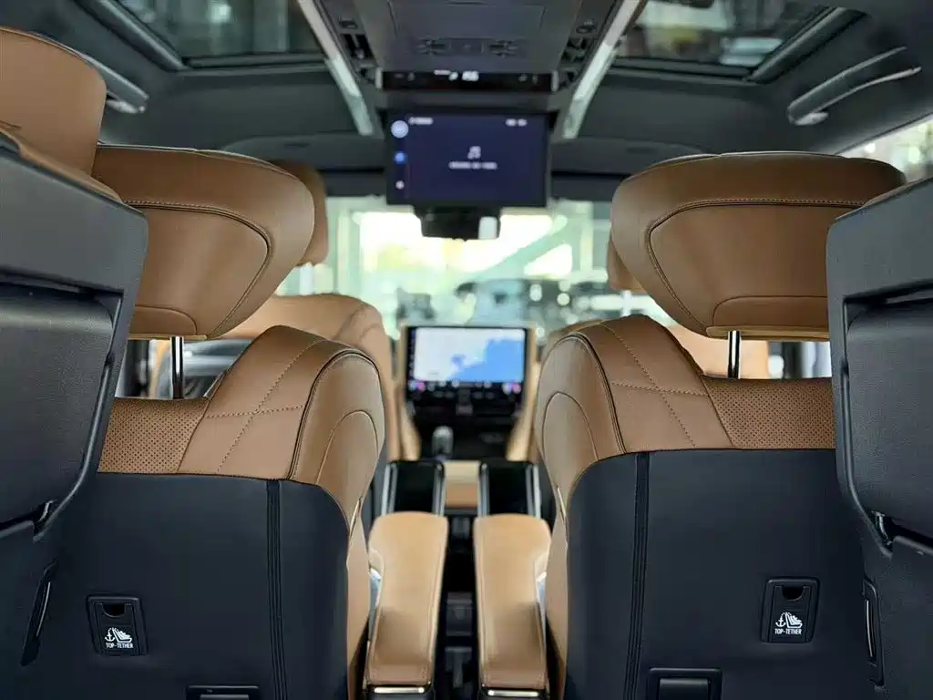 Toyota Alphard 2024 Hybrid 2.5L Ultimate Enjoyment Edition фото 12