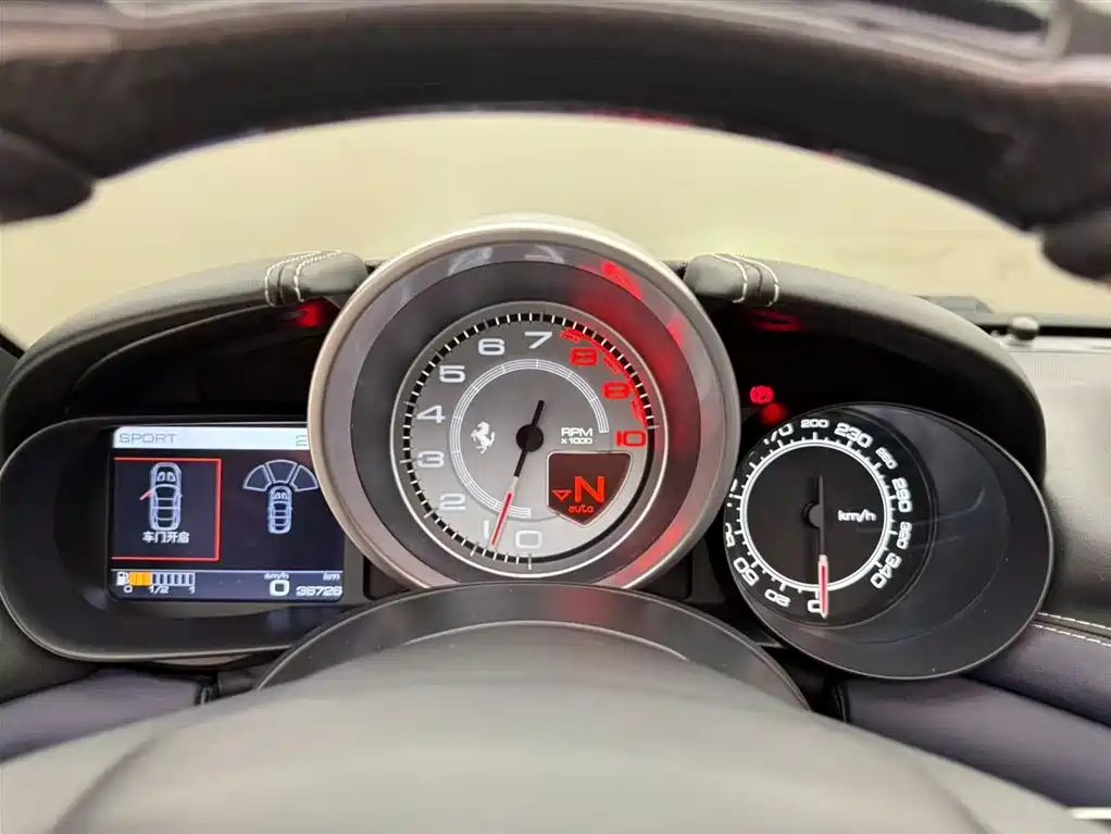 Ferrari California T 2016 2015 3.9T Standard