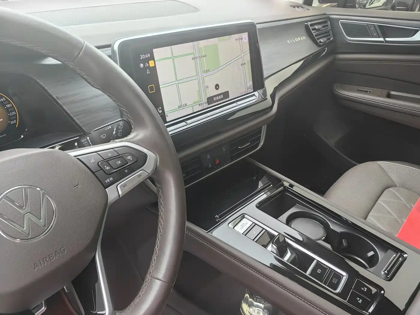 Volkswagen Viloran 2022 380TSI Premium Edition фото 3