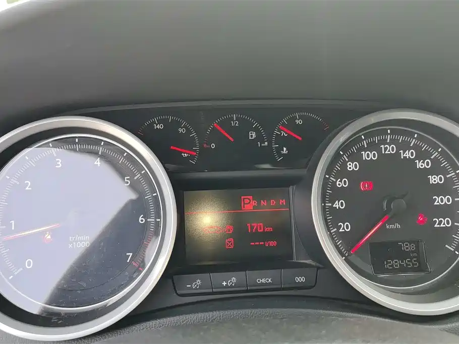 Peugeot 508 2015 2.0L Automatic Zhiyi Edition фото 14