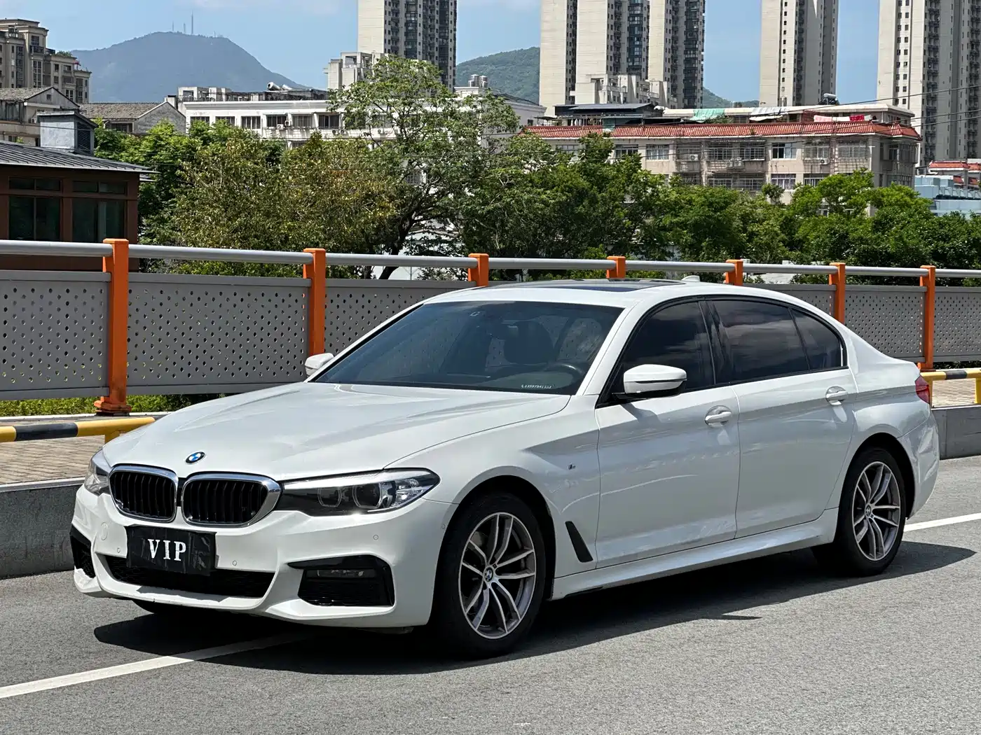BMW 5 Series 2019 525Li M Sport Package