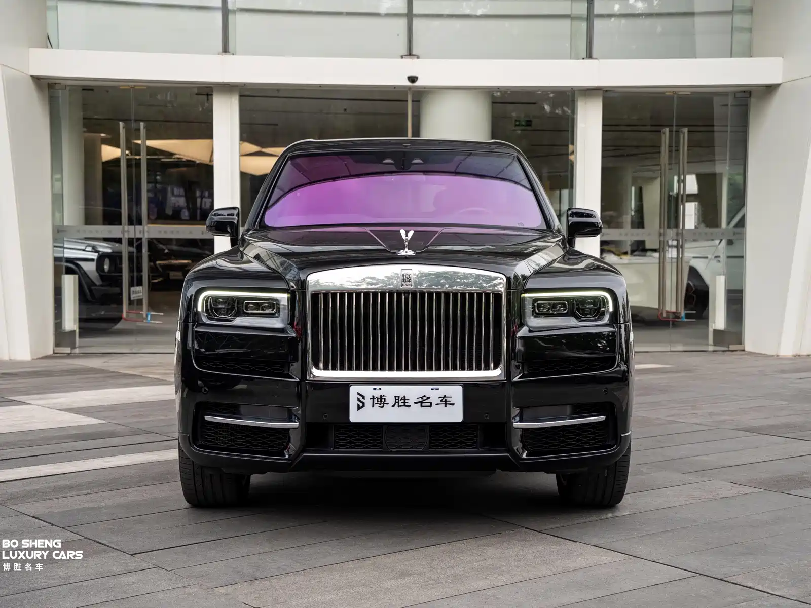 Фото 2 - Rolls-Royce Cullinan