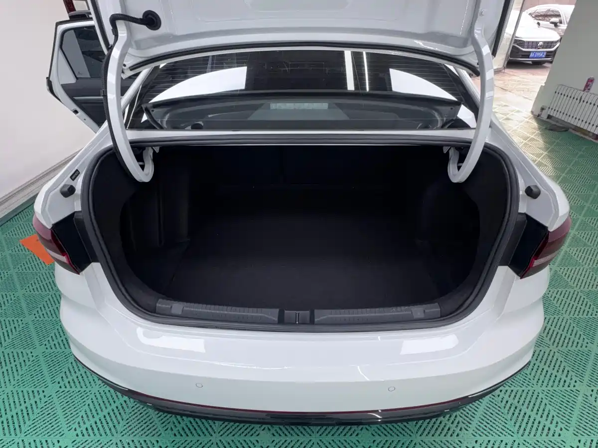 Volkswagen Lavida 2023 280TSI DSG Starlight Comfort Edition фото 8