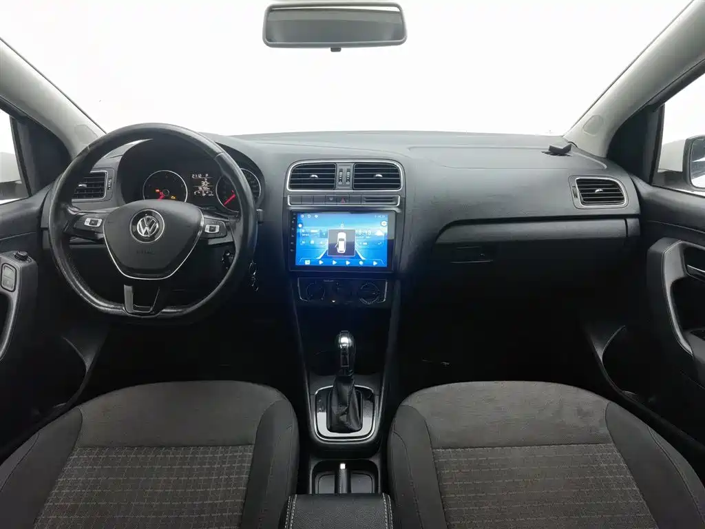 Volkswagen Polo 2016 1.6L Automatic Comfort фото 5