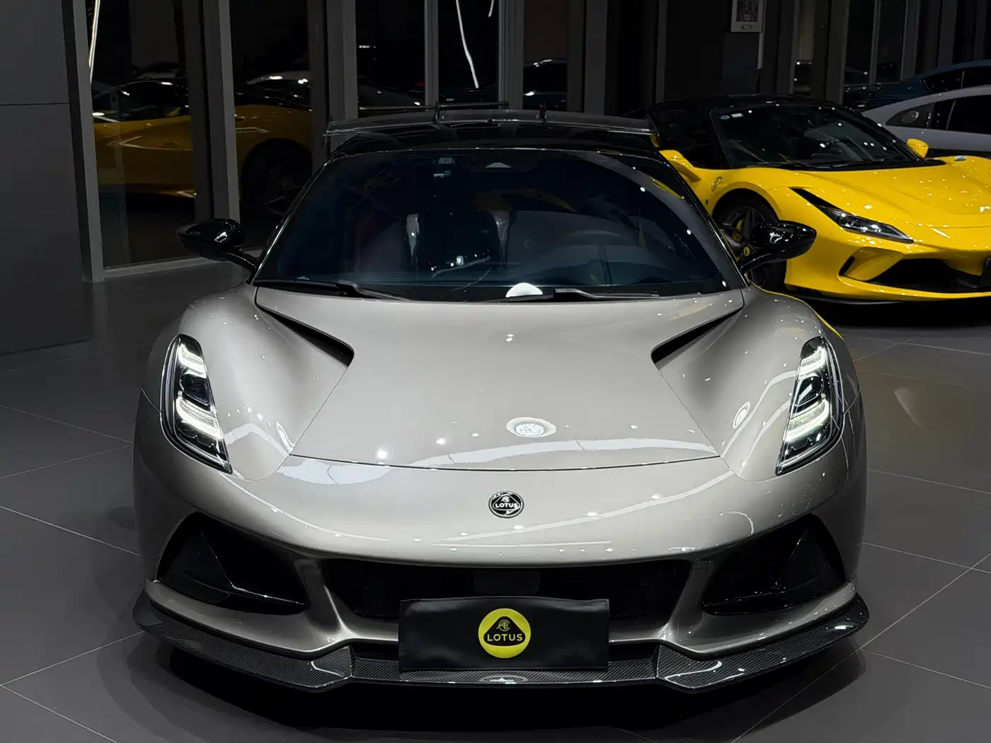 Lotus Cars EMIRA 2021 2.0T DCT First Edition фото 2