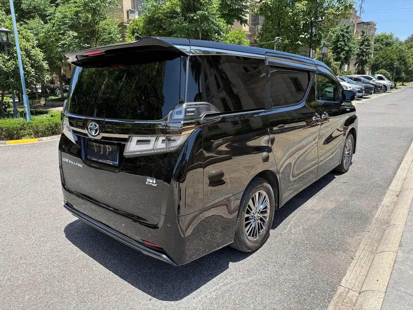 Toyota Vellfire 2023 Crown Hybrid 2.5L HV Luxury фото 5
