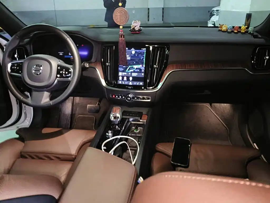 Volvo V60 2023 2024 B5 Smart Premium Luxury Edition