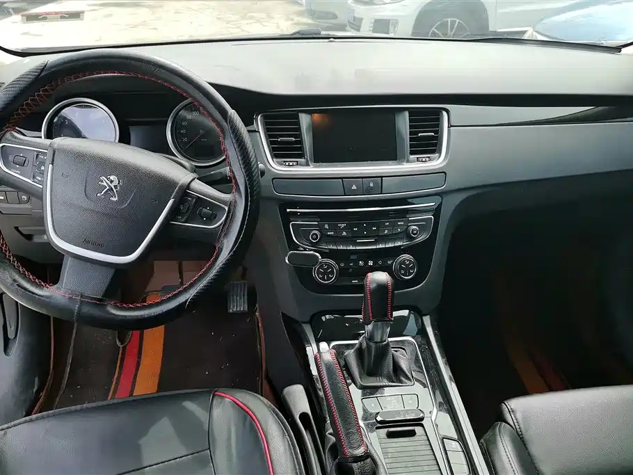 Peugeot 508 2015 2.0L Automatic Zhiyi Edition фото 12