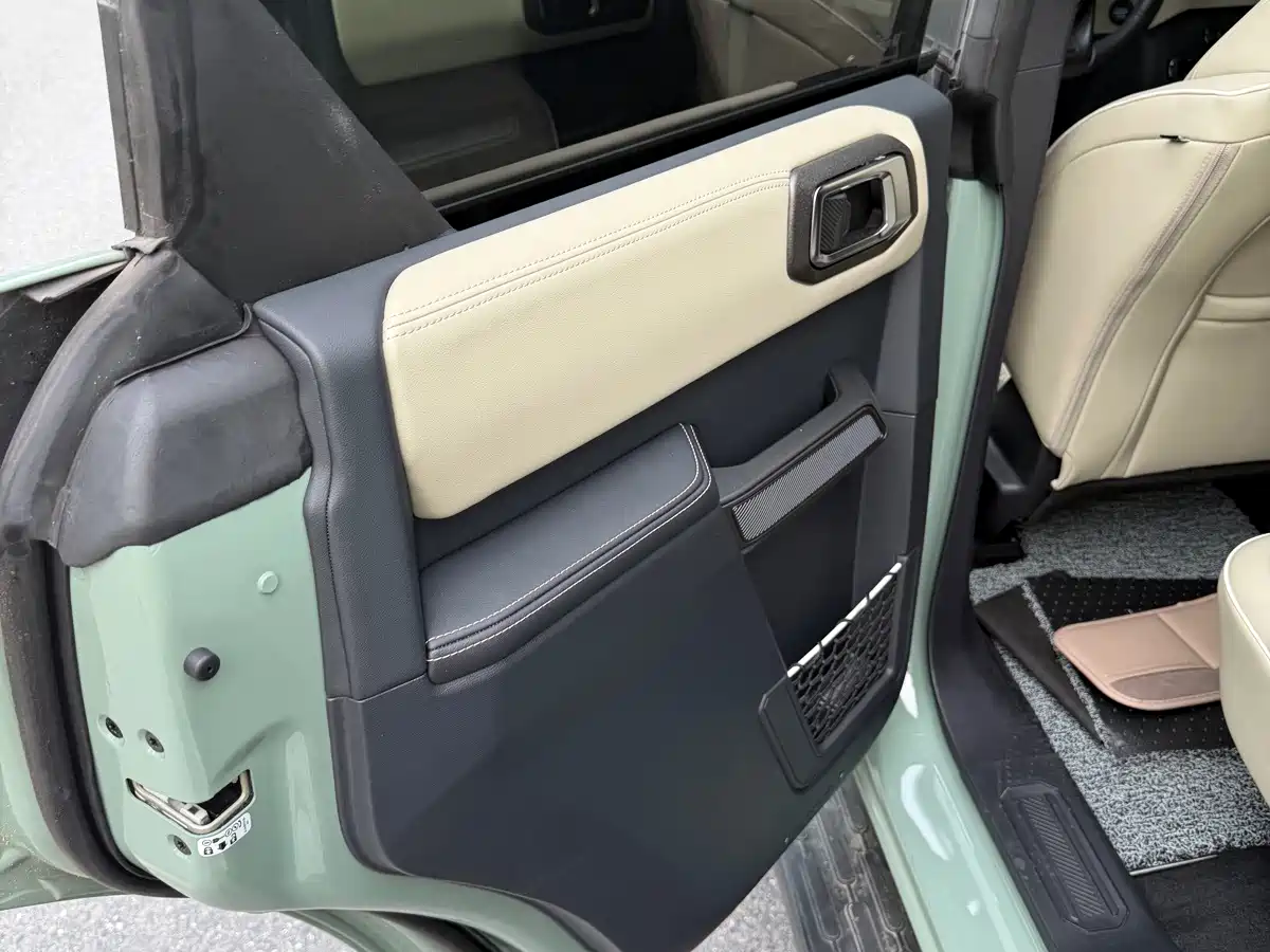 Ford Bronco 2026 2025 2.3T Retro Special Edition