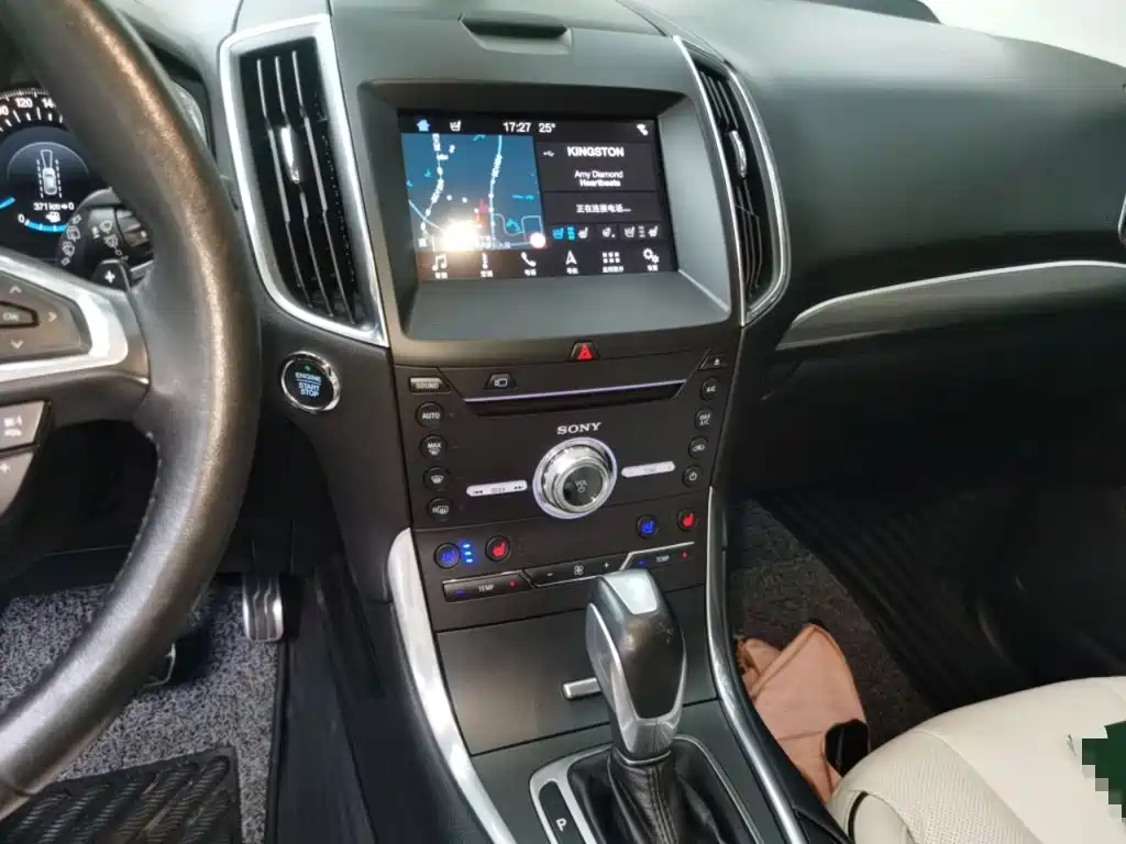 Фото 9 - Ford Edge