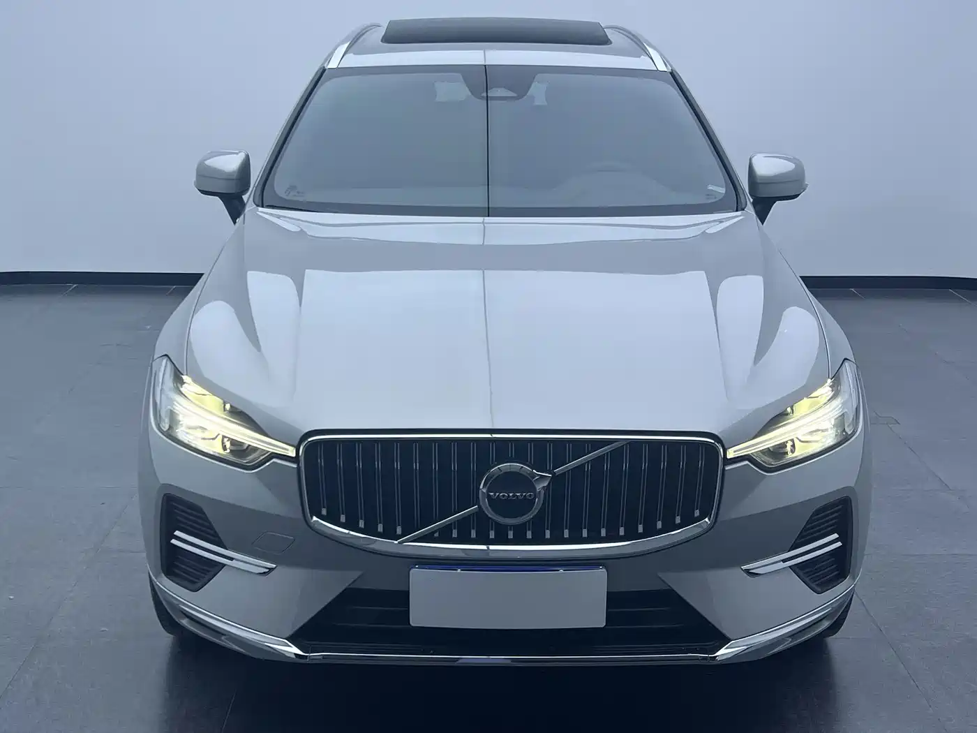 Photo 2 - Volvo XC60