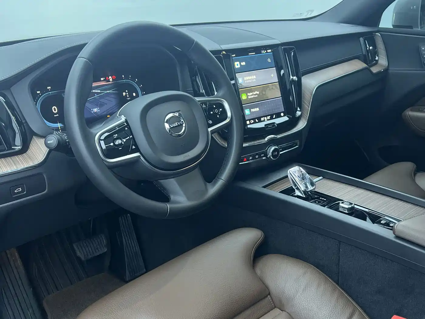 Photo 20 - Volvo XC60