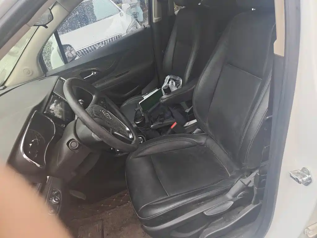Фото 16 - Buick Encore