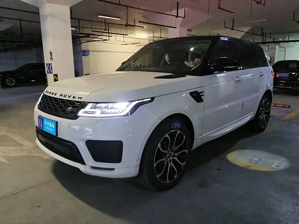 Land Rover Range Rover Sport 2021 3.0 L6 Gloss Black Edition