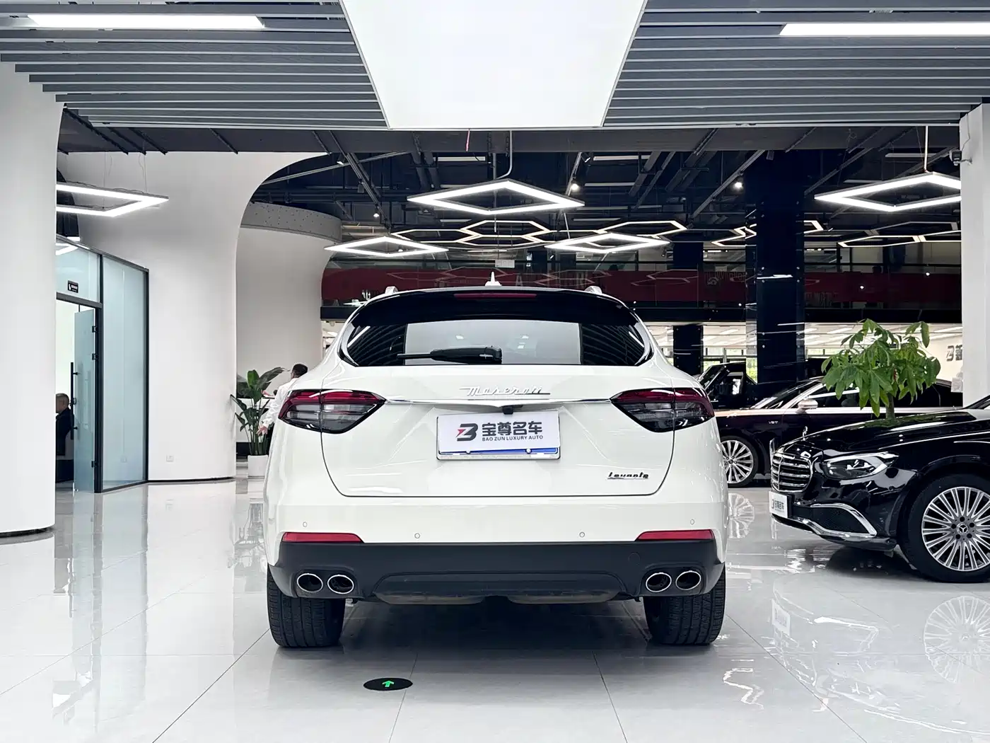 Maserati Levante 2021 3.0T Standard Edition фото 18