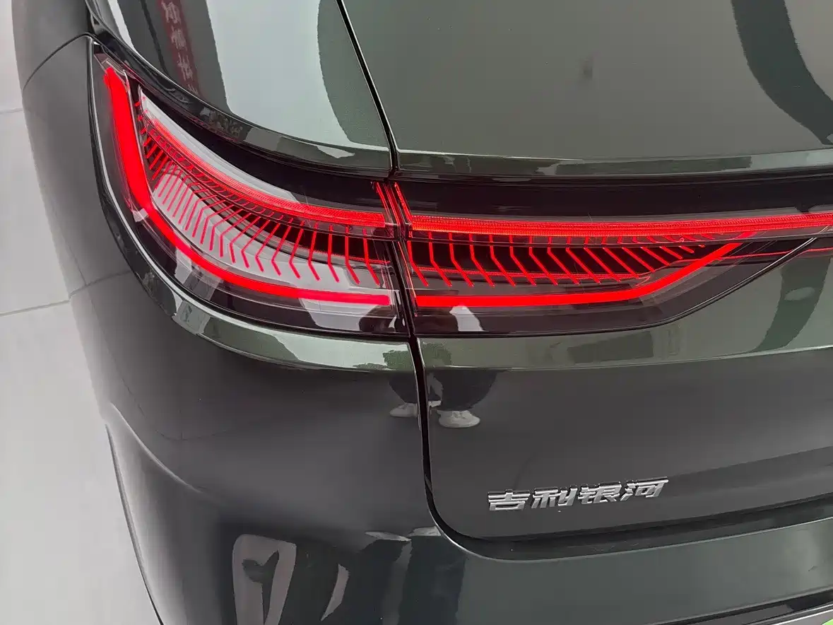 Geely Galaxy Galaxy Xingyao 8 2025 2025 Model 130km EM-i Flagship Edition