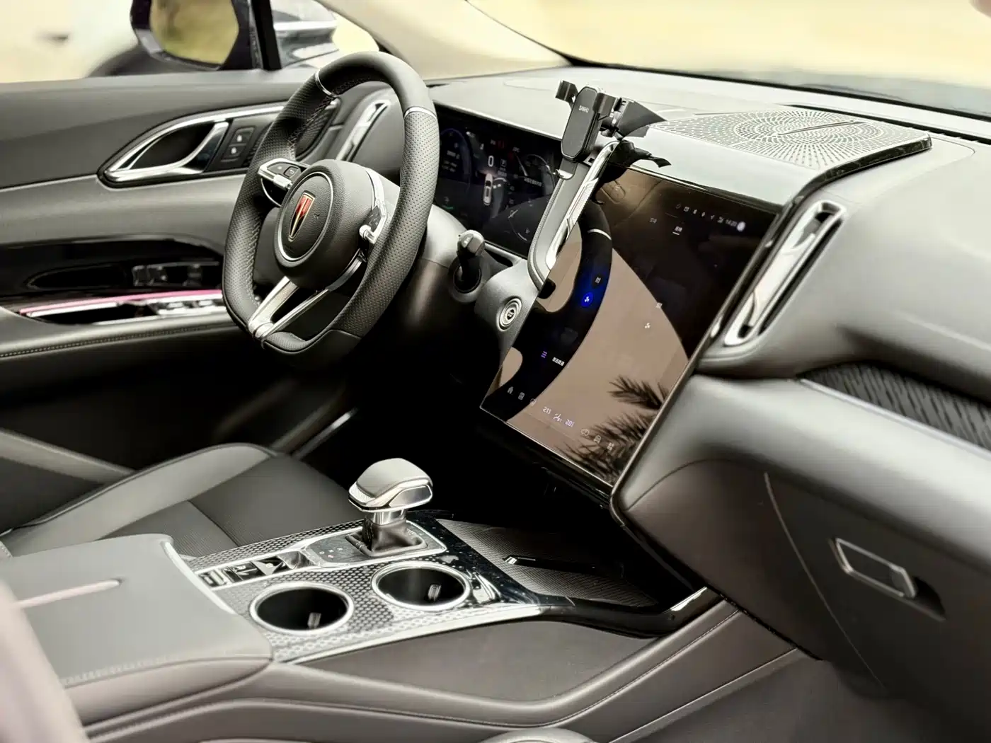 Hongqi HS3 PHEV 2025 125km Jingwei 2 Million Commemorative Edition фото 11