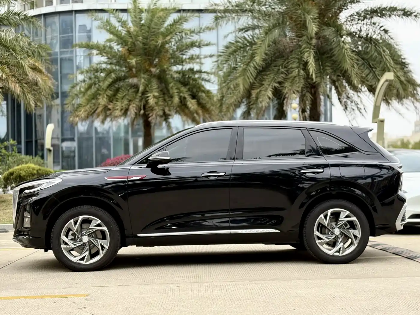 Hongqi HS3 PHEV 2025 125km Jingwei 2 Million Commemorative Edition фото 18