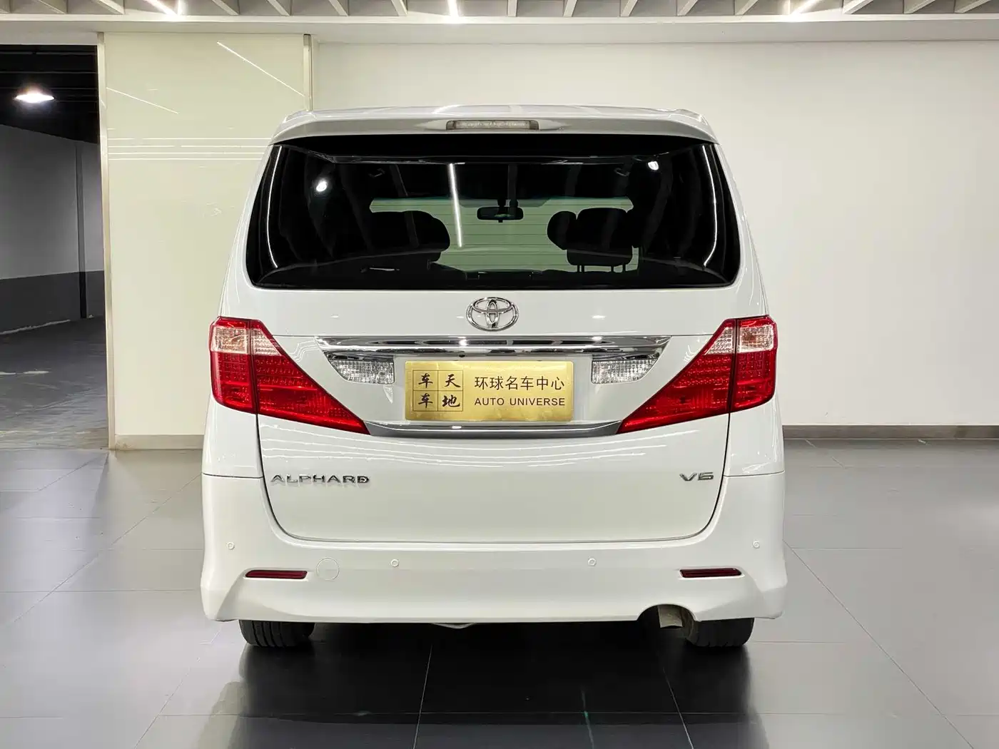 Toyota Alphard фото 20