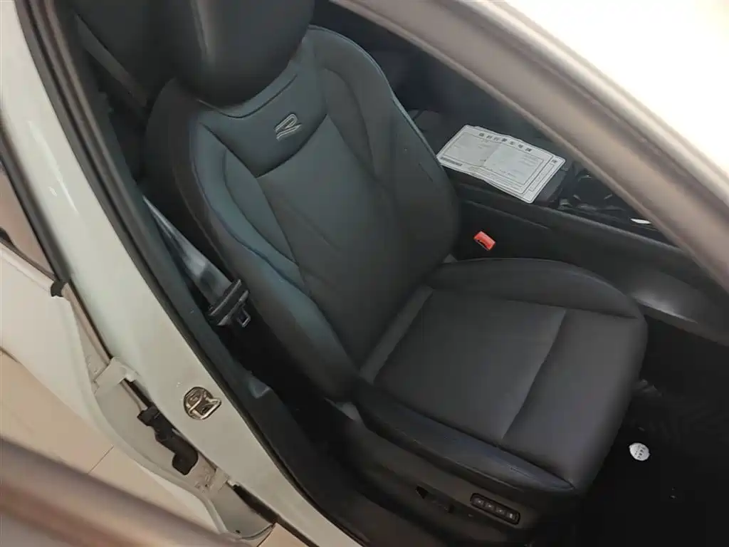 Volkswagen Tiguan L 2026 PRO 380TSI FWD R-Line Smart Leader Edition фото 25