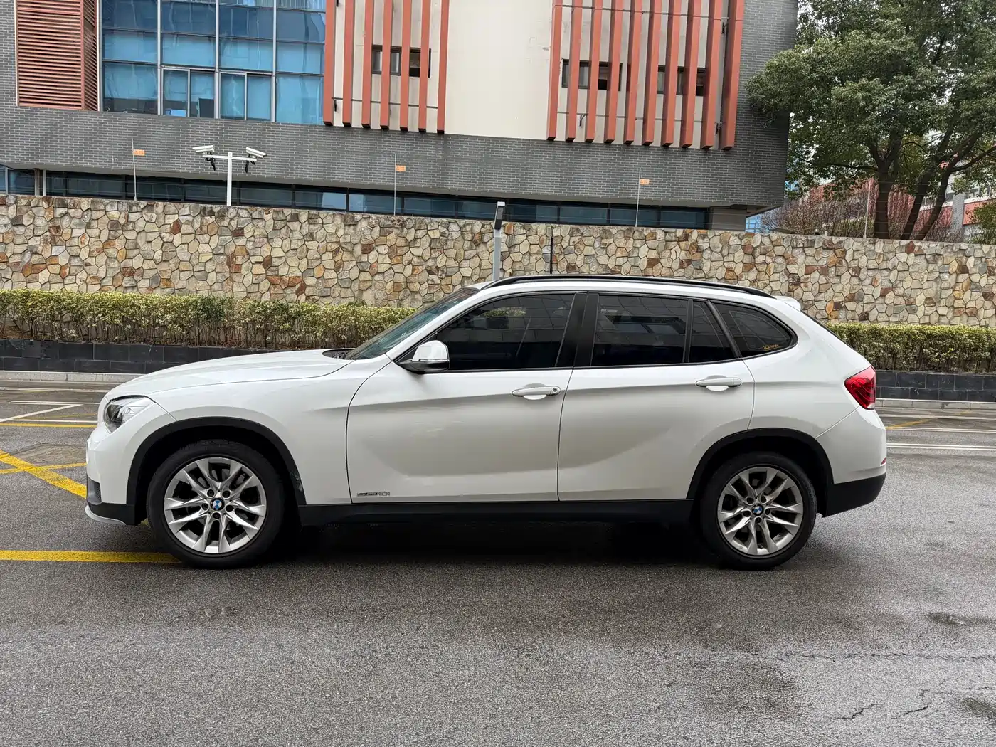 BMW X1 2015 Model sDrive18i Fashion Advanced Edition фото 10