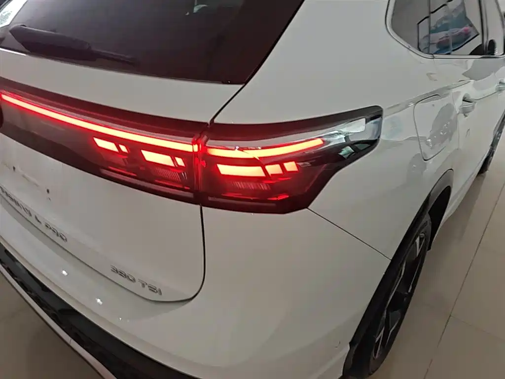 Volkswagen Tiguan L 2026 PRO 380TSI FWD R-Line Smart Leader Edition фото 8