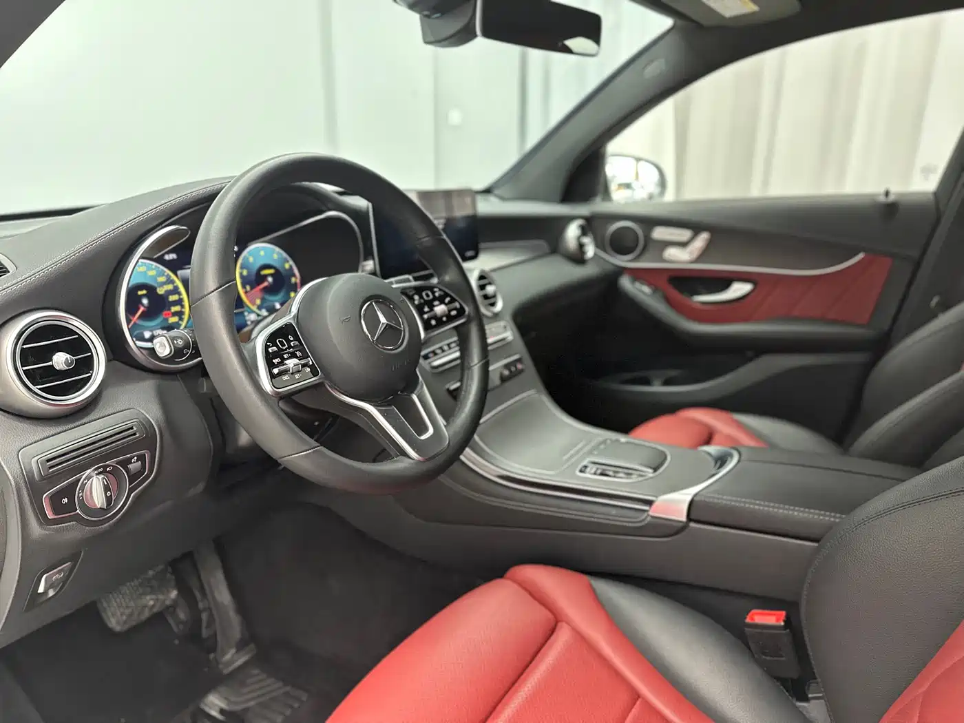 Mercedes-Benz GLC Coupe 2020 GLC 300 4MATIC Coupe SUV фото 18