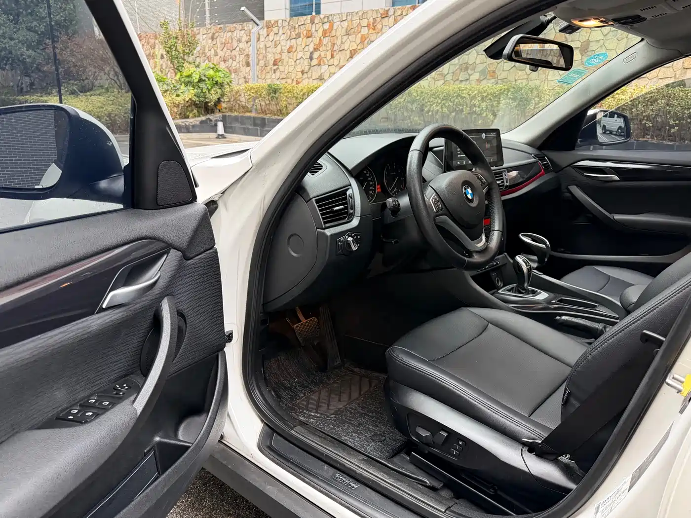 BMW X1 2015 Model sDrive18i Fashion Advanced Edition фото 12
