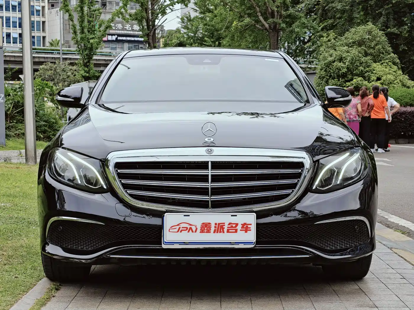Mercedes-Benz E-Class 2017 E 200 L 4MATIC фото 2