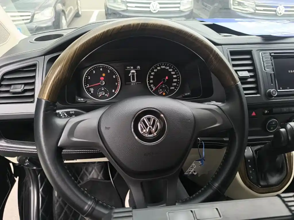Volkswagen Caravelle 2018 2017 2.0TSI 4WD Comfort 7-Seater