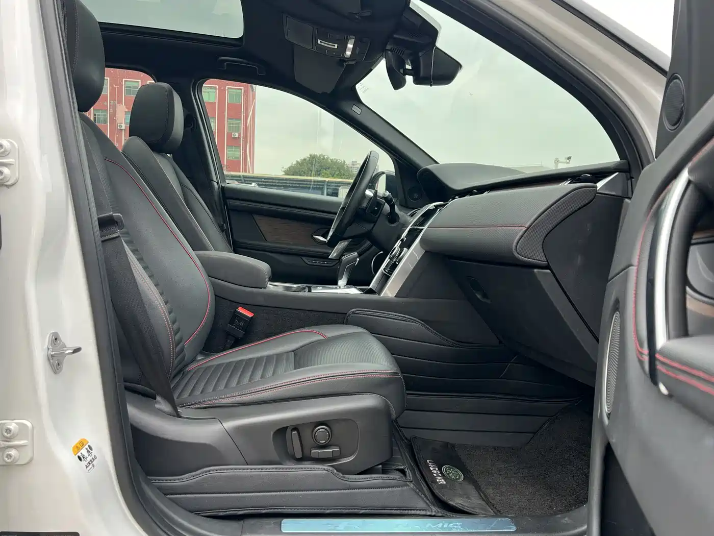 LAND ROVER DISCOVER NEW ENERGY SOURCES FOR SPORTS