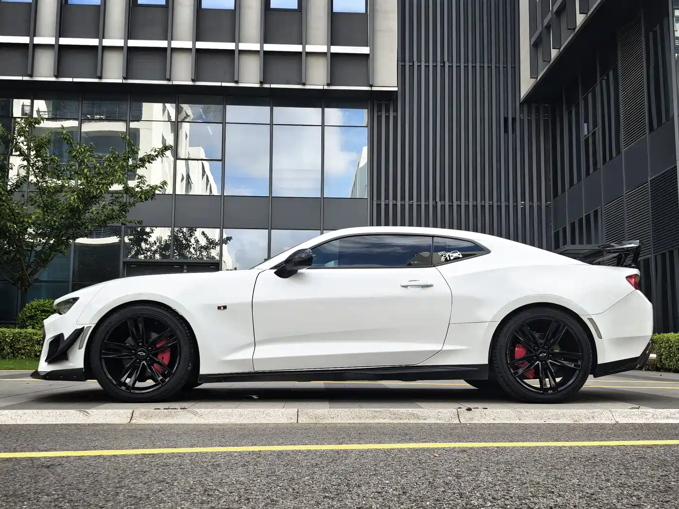 Chevrolet Camaro 2017 2.0T RS фото 4