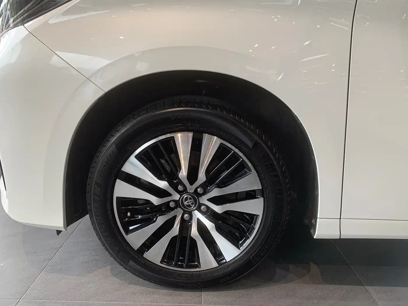 Toyota Alphard 2018 Facelift 3.5L Luxury Edition фото 24