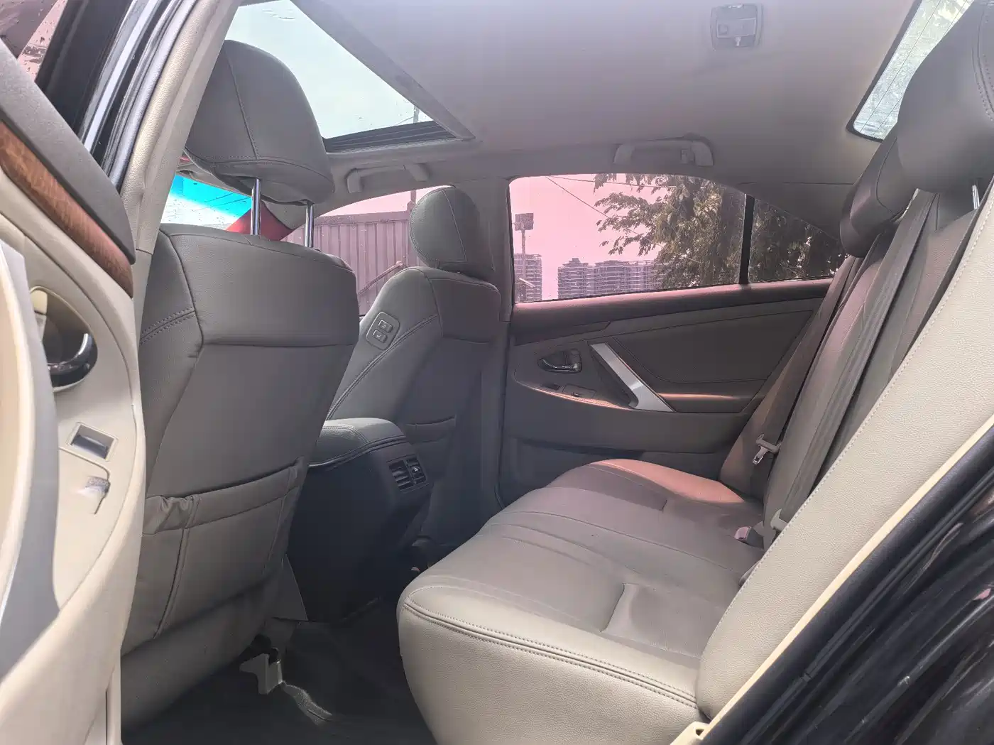 Фото 6 - Toyota Camry