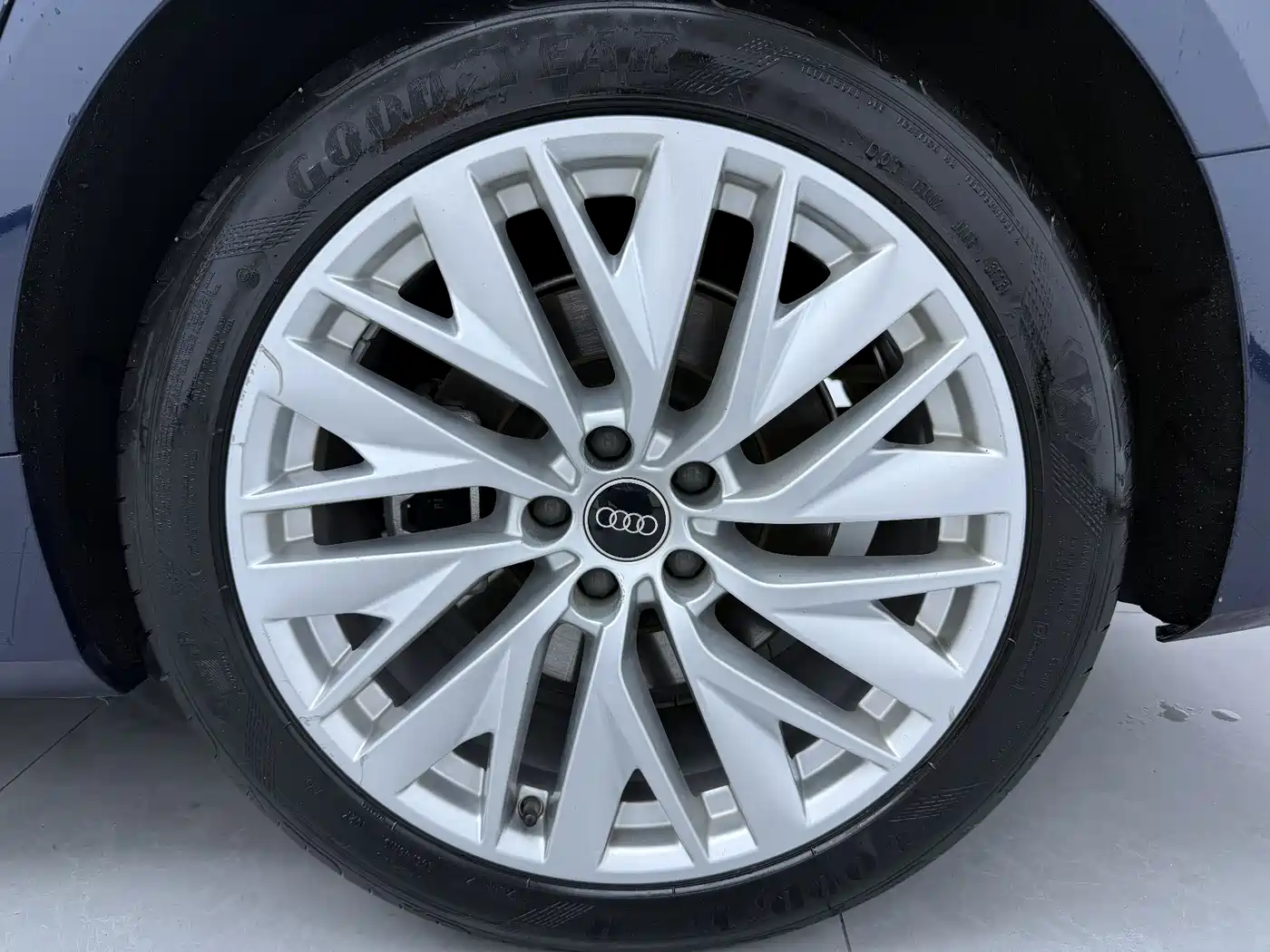 Audi A7L 2024 45TFSI S-line Dream Edition Crystal Package фото 21