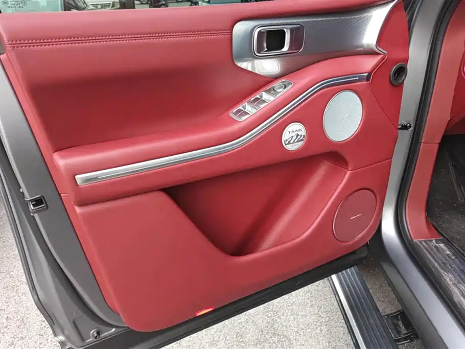 TANK TANK 700 NEW ENERGY