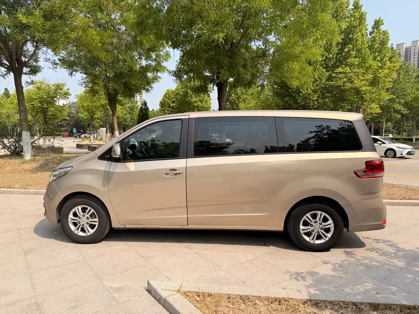 SAIC Maxus Maxus G10 2018 PLUS 1.9T Manual Elite Edition Diesel фото 13