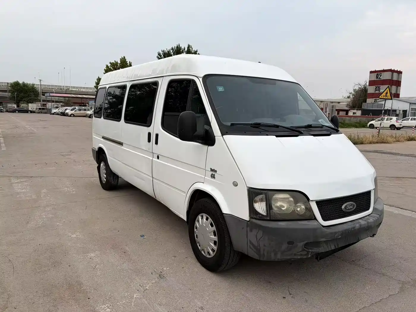 Ford Classic Transit 2015 2016 Model 2.8T Diesel Long Wheelbase 6-Seater Medium Roof Ice White Logistics Vehicle JX493ZLQ4