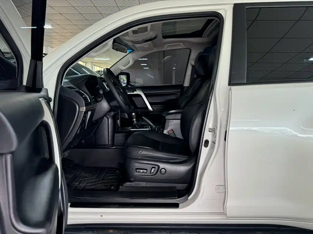 Toyota Prado 2020 2018 3.5L Automatic TX-L Rear-mounted Spare Tire