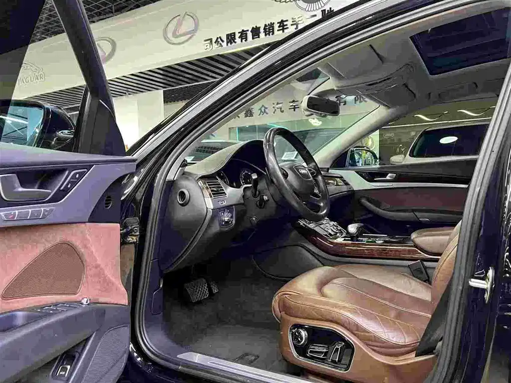 Audi A8 2013 A8L 45 TFSI quattro Comfort фото 4
