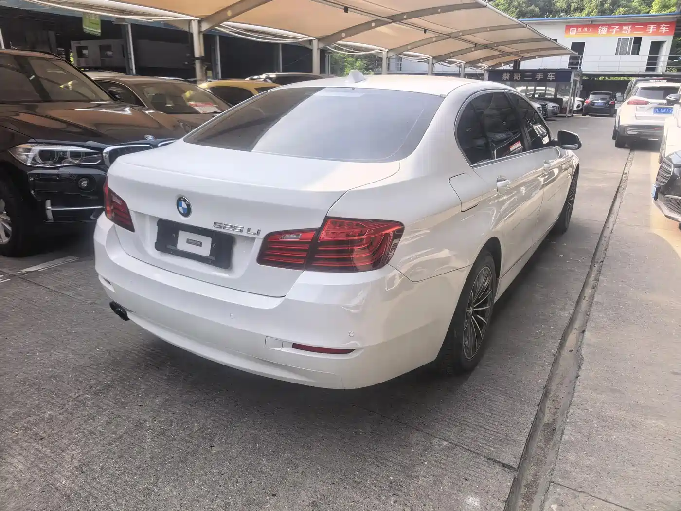 BMW 5 Series 2014 525Li Leading фото 12