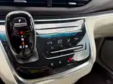 Фото 19 - Buick GL8