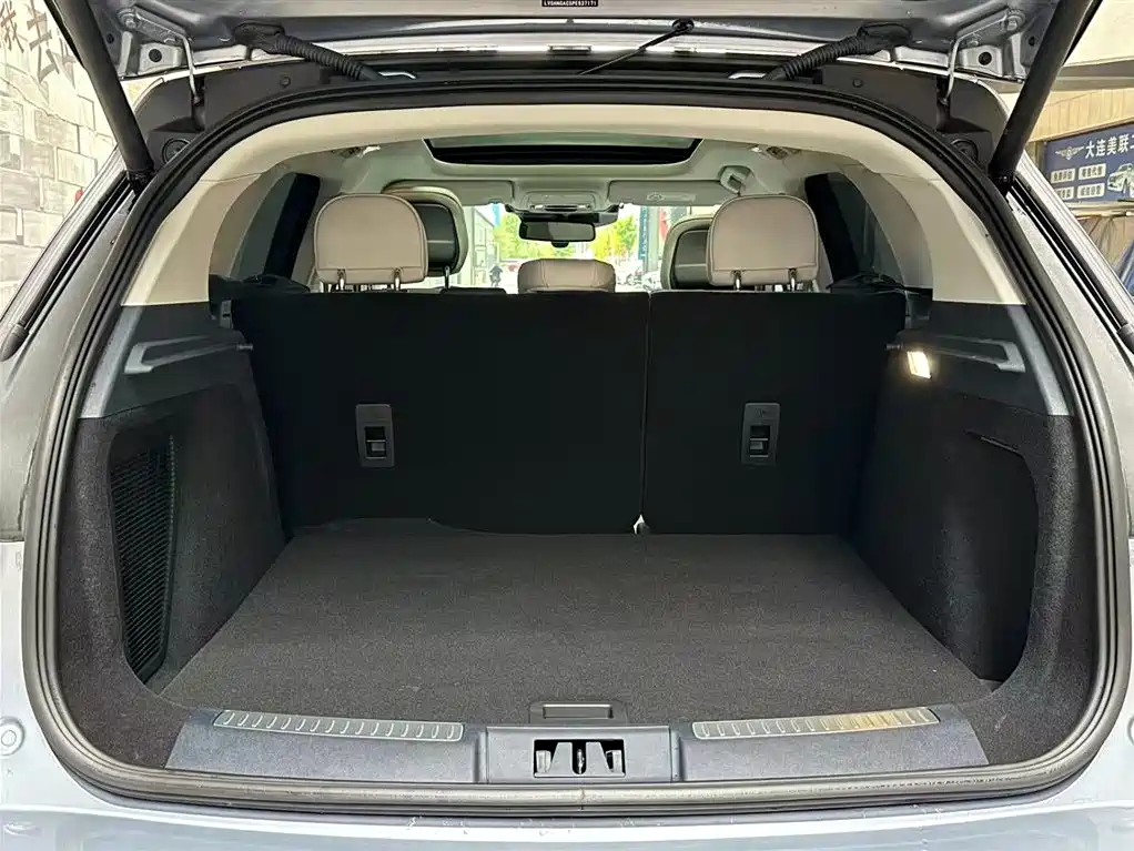 LINCOLN ADVENTURER