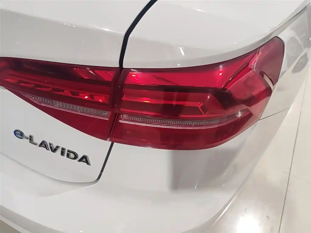 Volkswagen VW Lavida EV 2019 Premium Edition фото 8