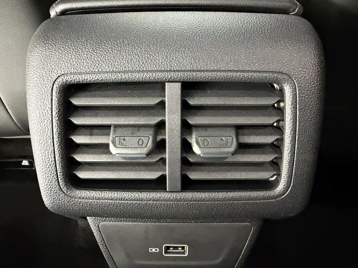 Photo 10 - Jetta VS7