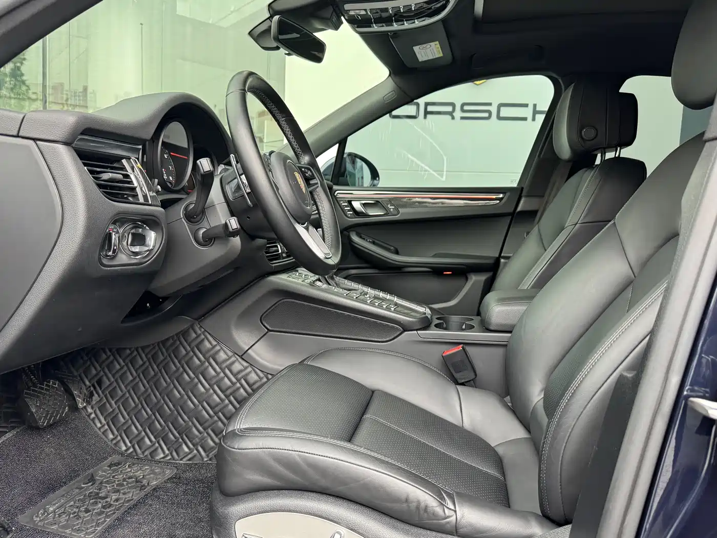 Porsche Macan 2021 Macan 2.0T фото 18