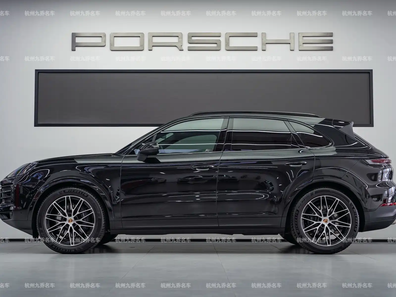 صورة 8 - Porsche Cayenne
